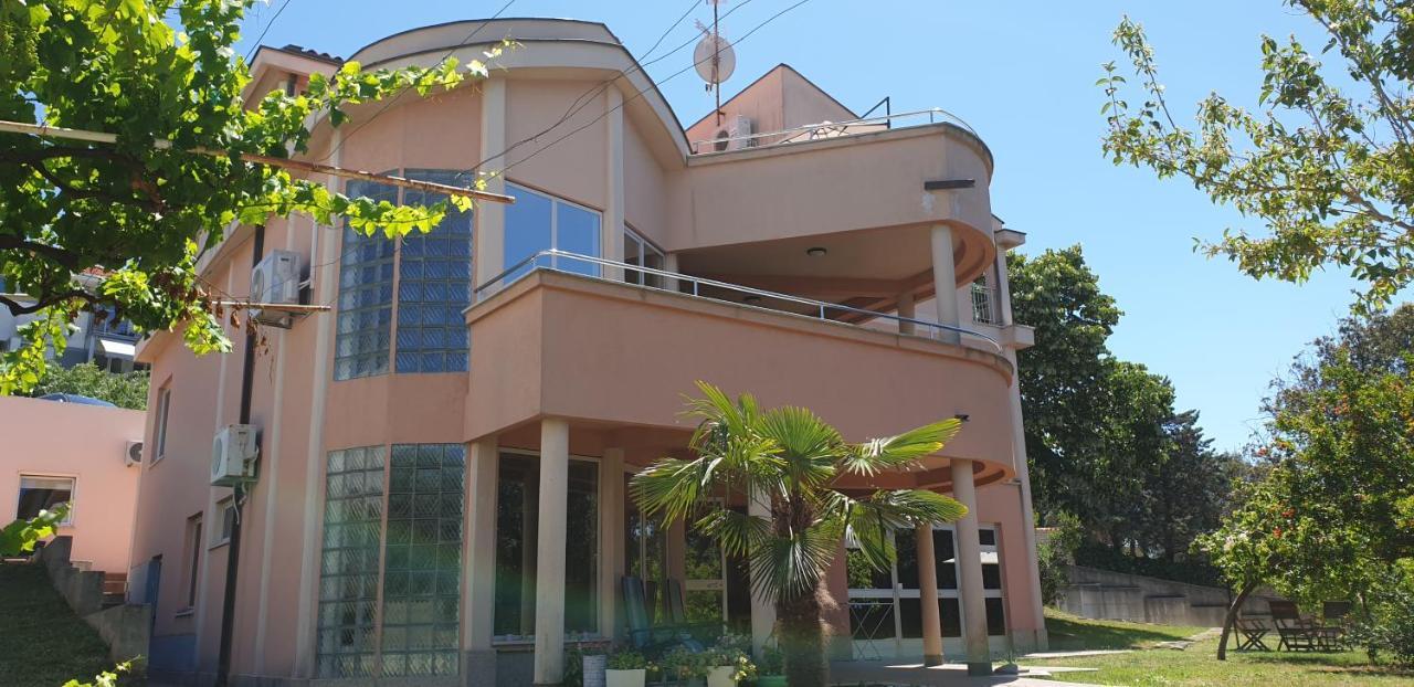 Apartments Seafront Villa Pula Dış mekan fotoğraf
