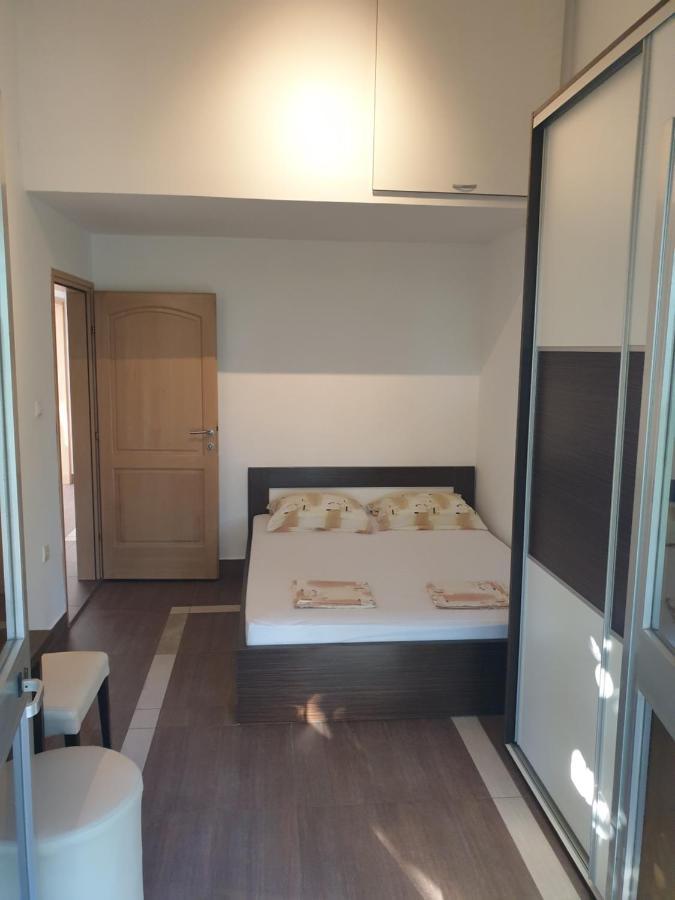 Apartments Seafront Villa Pula Dış mekan fotoğraf