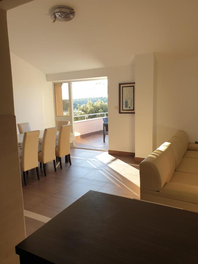 Apartments Seafront Villa Pula Dış mekan fotoğraf