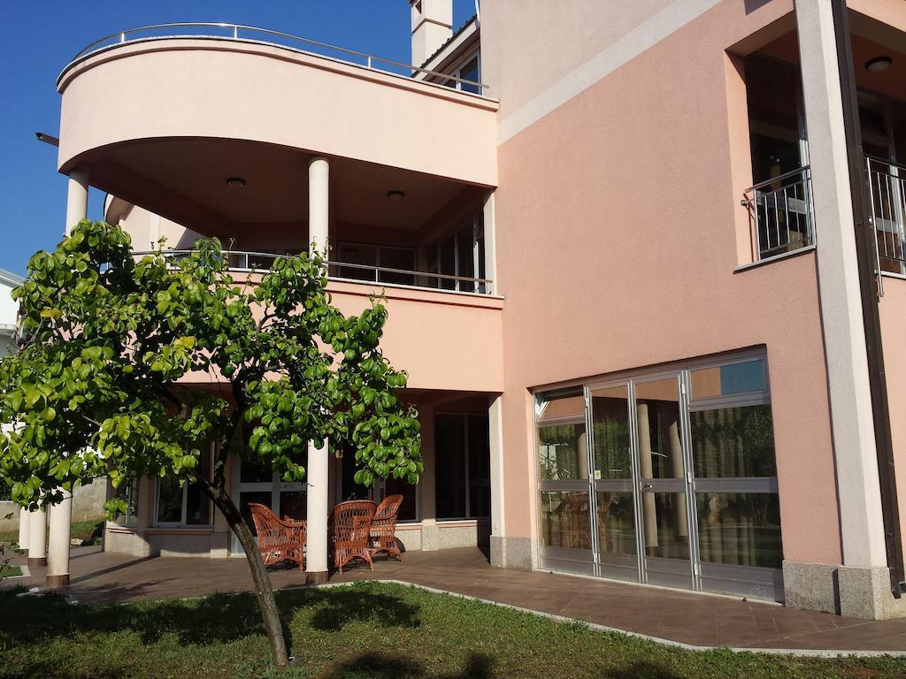 Apartments Seafront Villa Pula Dış mekan fotoğraf